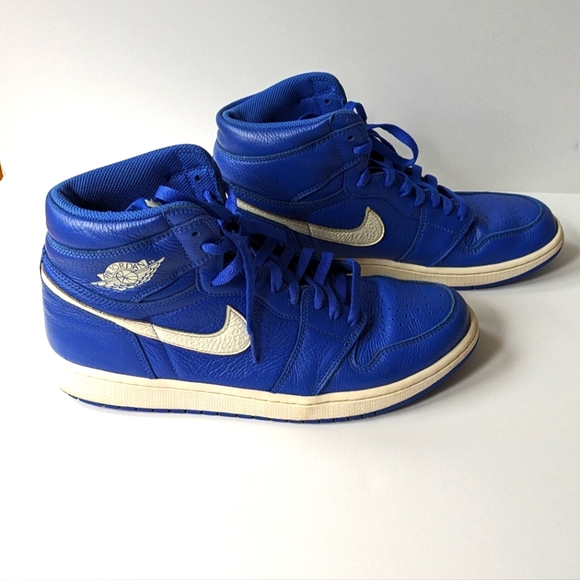 Nike Air Jordan 1 Retro Hyper Royal Sneaker - Picture 1 of 6